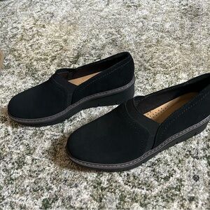 NWT- Clarks Arabella Slide-On Shoes